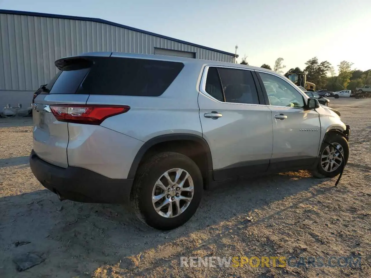 3 Photograph of a damaged car 1GNEVFKW2KJ198371 CHEVROLET TRAVERSE 2019