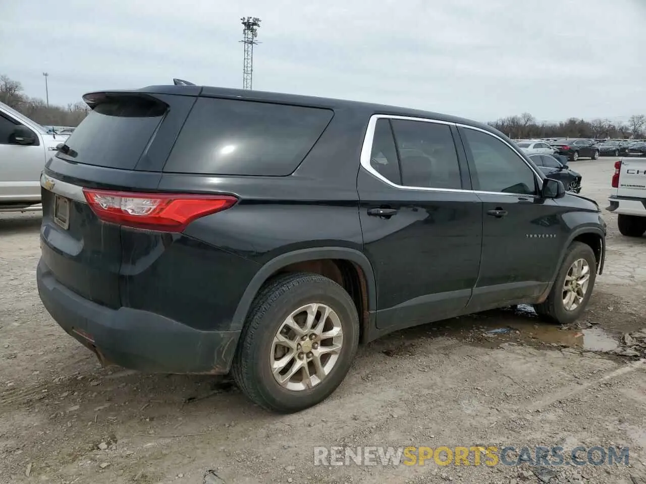3 Photograph of a damaged car 1GNEVFKW4KJ131822 CHEVROLET TRAVERSE 2019