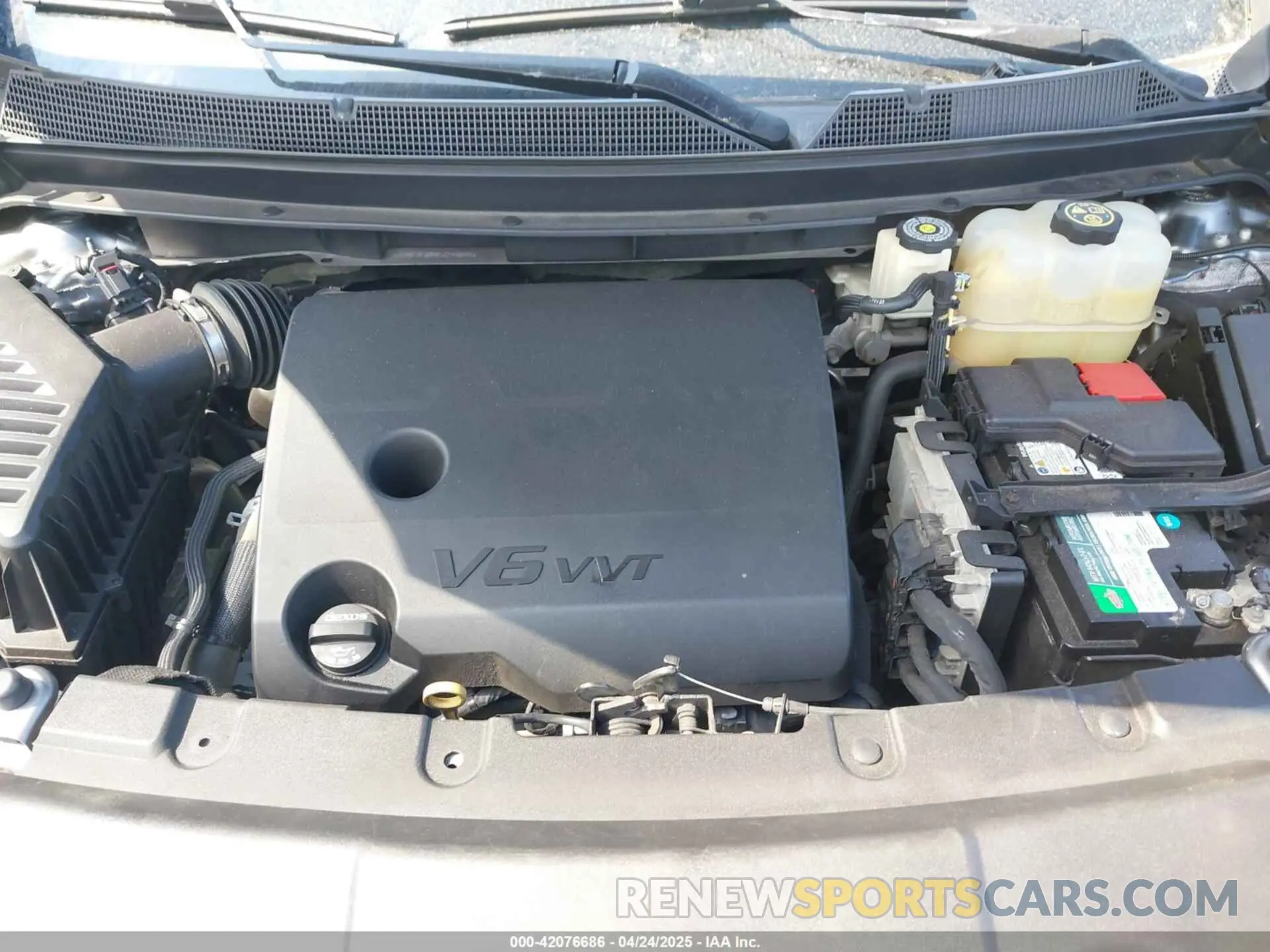 10 Photograph of a damaged car 1GNEVFKW4KJ214344 CHEVROLET TRAVERSE 2019