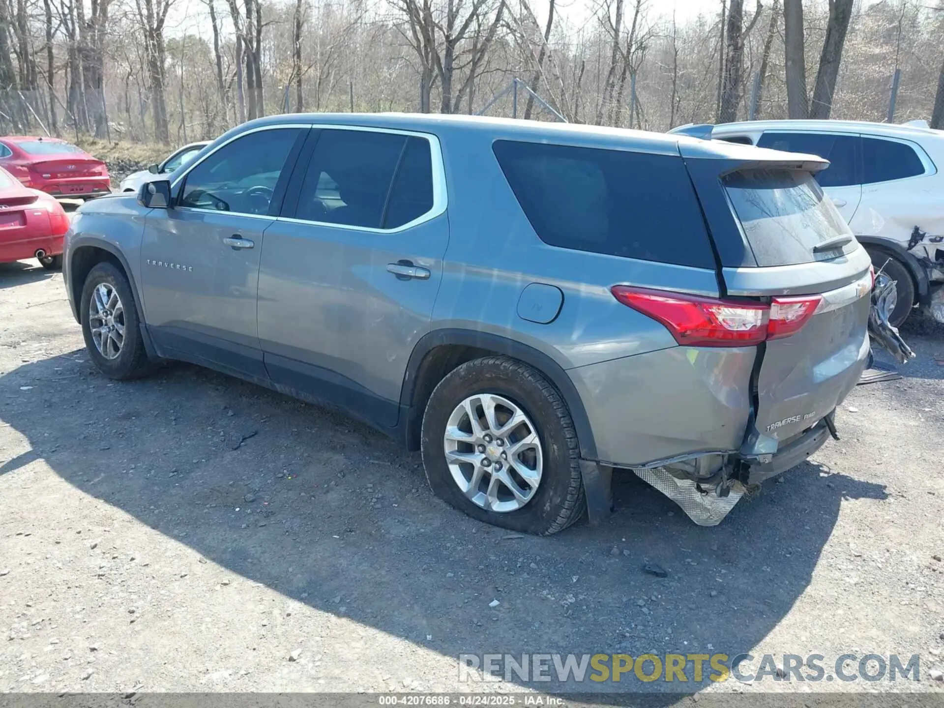 3 Photograph of a damaged car 1GNEVFKW4KJ214344 CHEVROLET TRAVERSE 2019