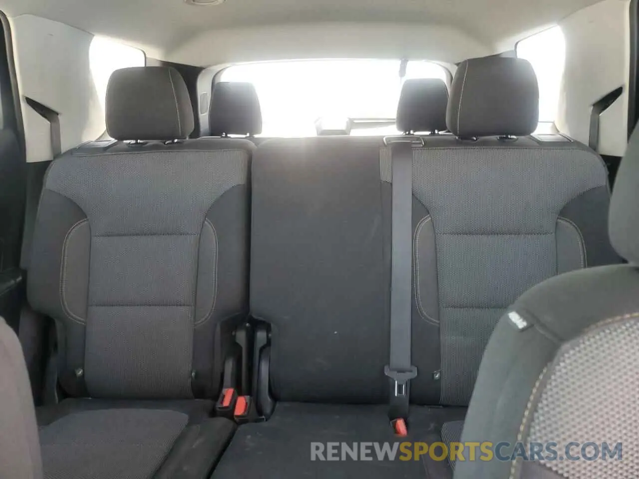 10 Photograph of a damaged car 1GNEVFKW5KJ202249 CHEVROLET TRAVERSE 2019