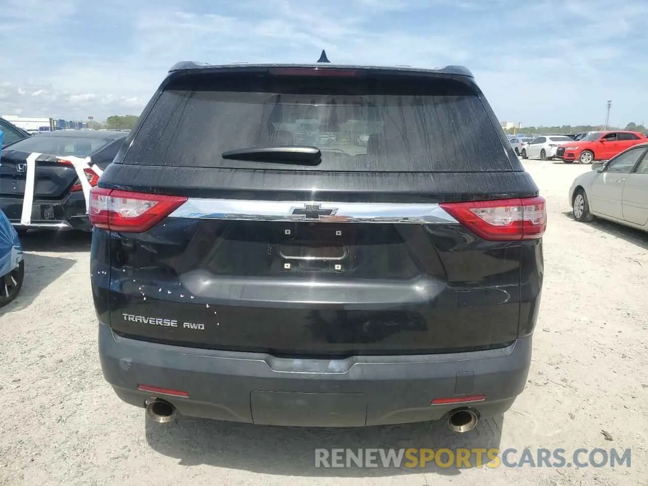 6 Photograph of a damaged car 1GNEVFKW5KJ202249 CHEVROLET TRAVERSE 2019