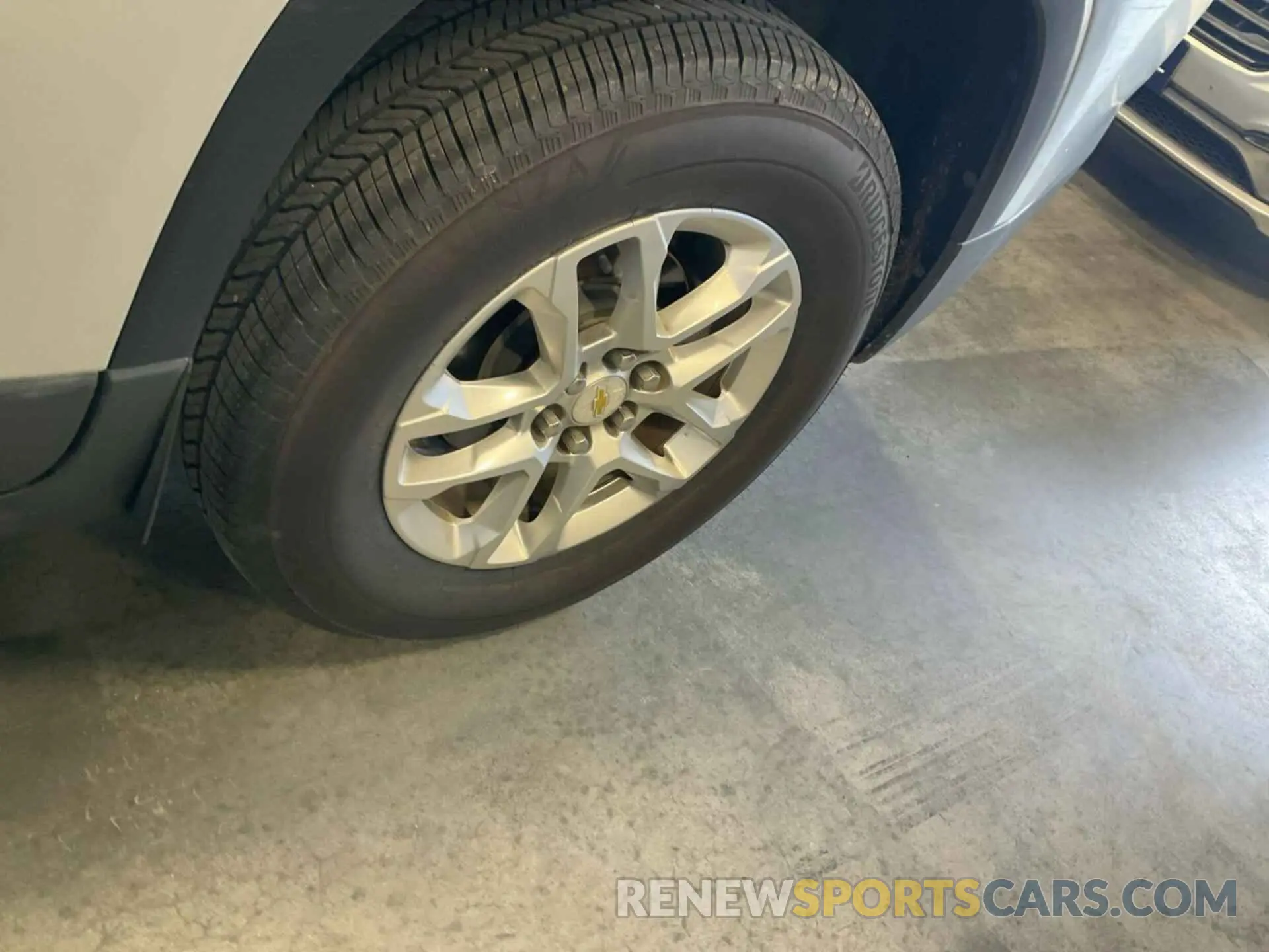 12 Photograph of a damaged car 1GNEVFKW6KJ173280 CHEVROLET TRAVERSE 2019