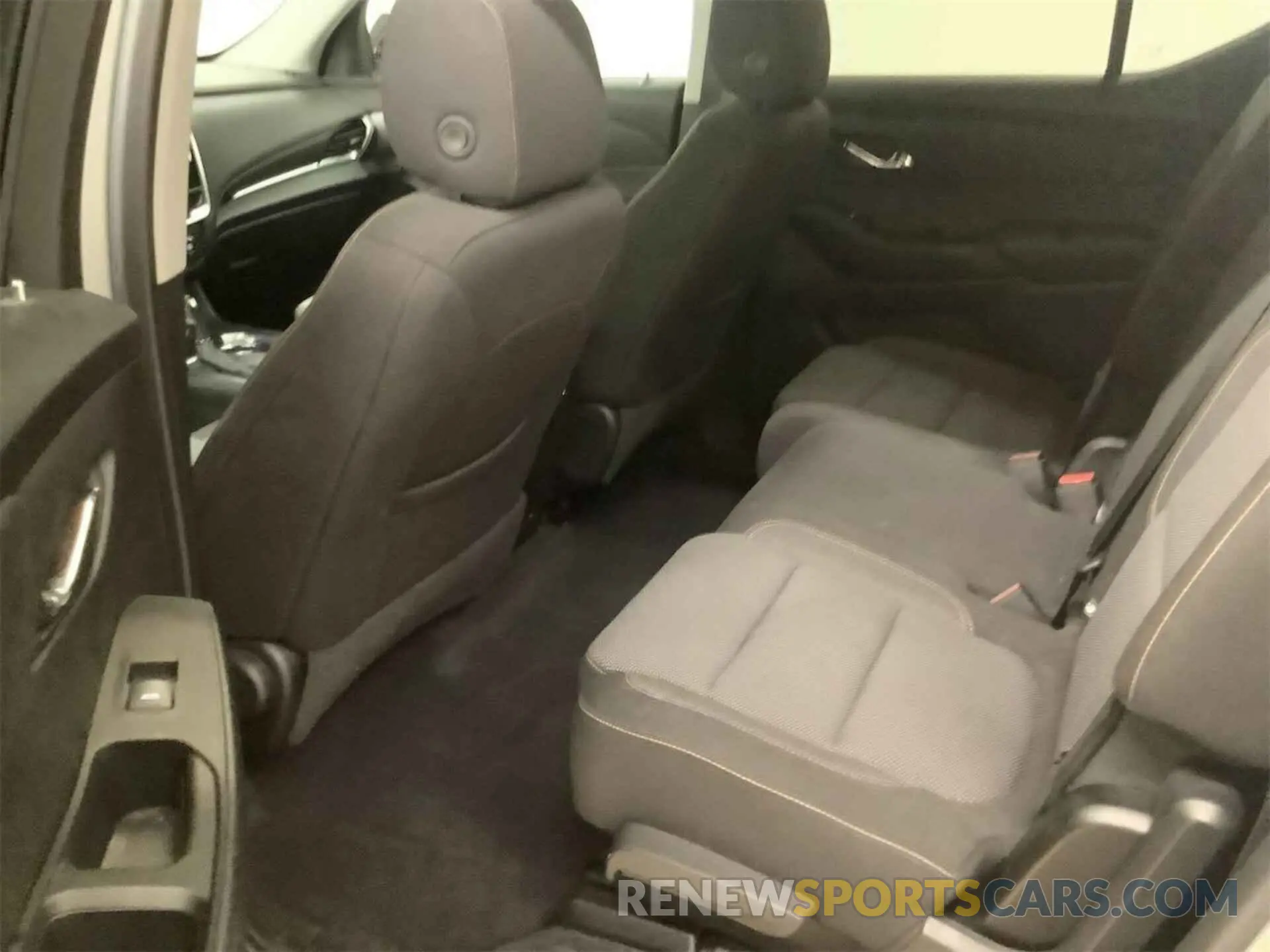 15 Photograph of a damaged car 1GNEVFKW6KJ173280 CHEVROLET TRAVERSE 2019