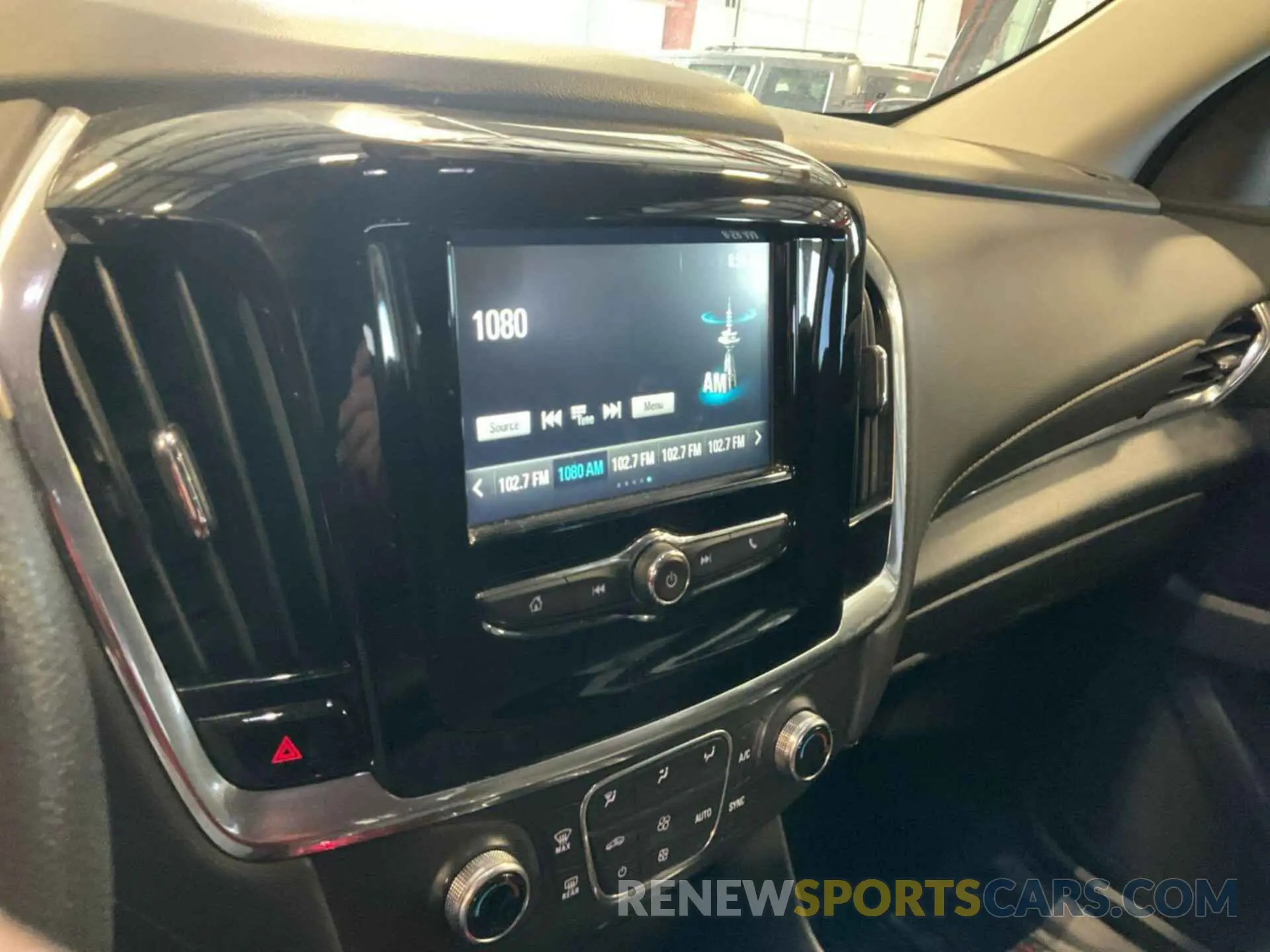 20 Photograph of a damaged car 1GNEVFKW6KJ173280 CHEVROLET TRAVERSE 2019