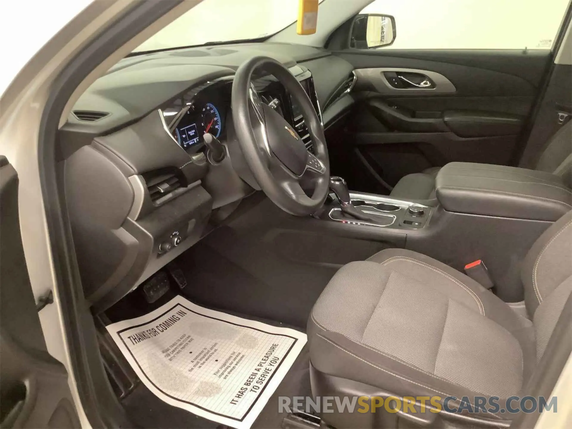 8 Photograph of a damaged car 1GNEVFKW6KJ173280 CHEVROLET TRAVERSE 2019