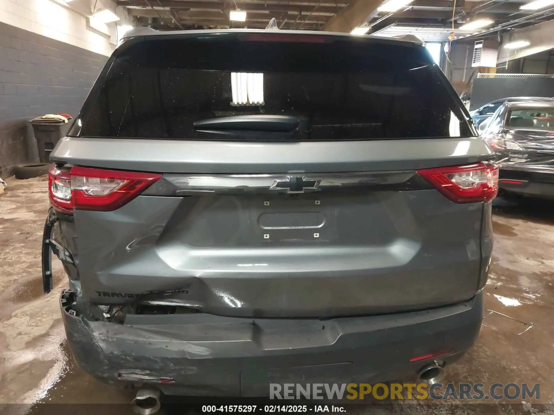 16 Photograph of a damaged car 1GNEVFKW7KJ244115 CHEVROLET TRAVERSE 2019
