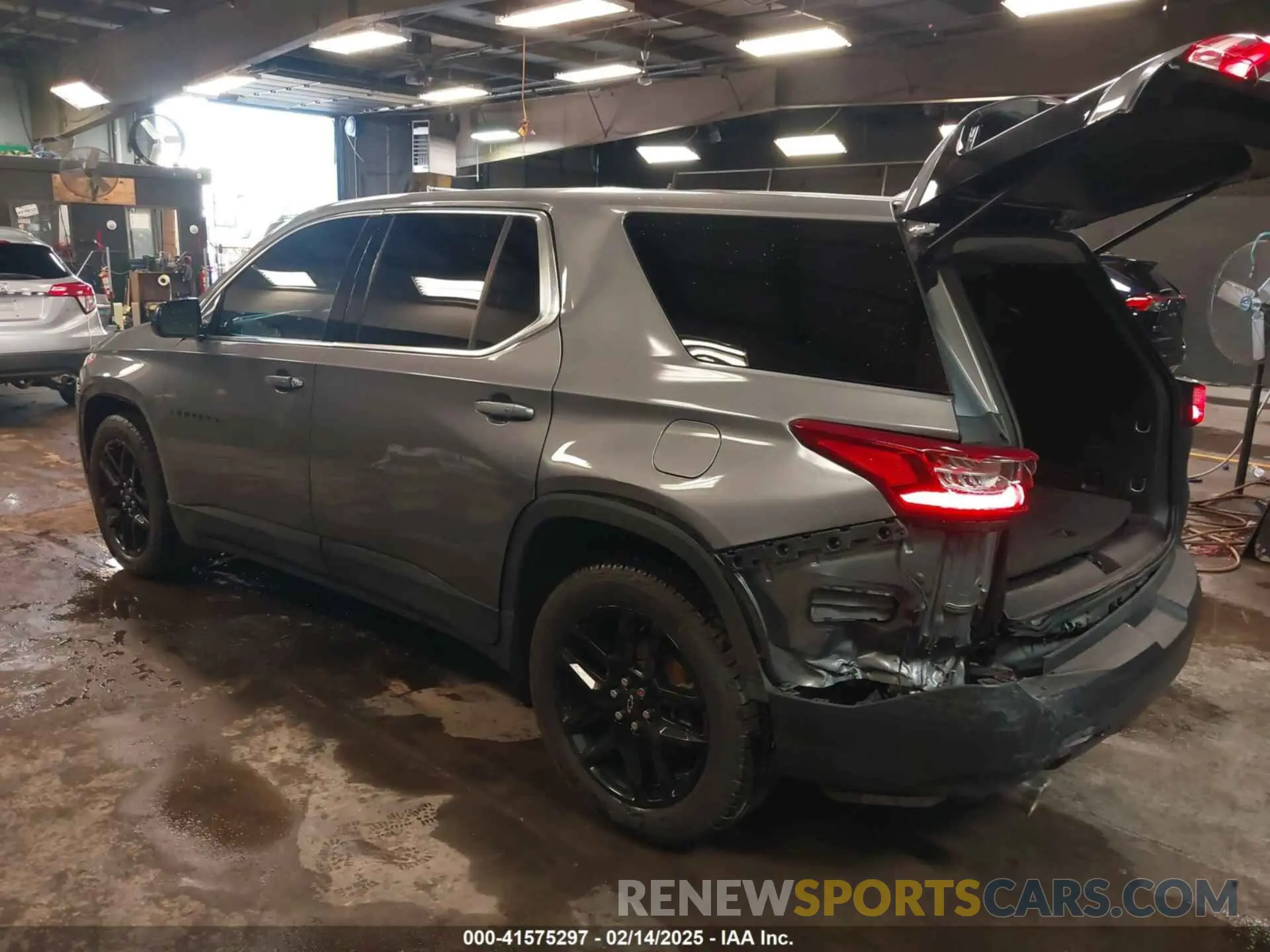 3 Photograph of a damaged car 1GNEVFKW7KJ244115 CHEVROLET TRAVERSE 2019