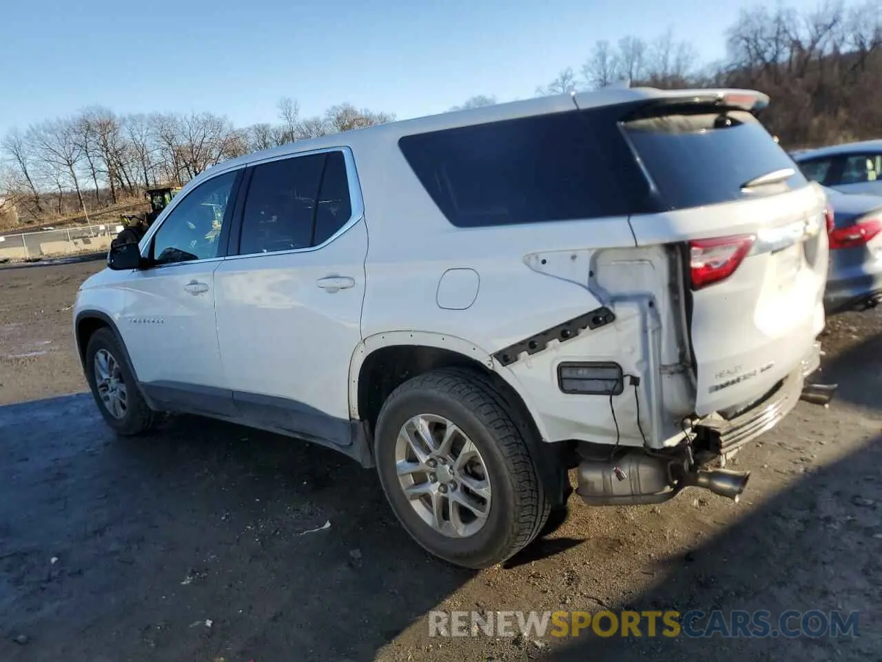 2 Photograph of a damaged car 1GNEVFKW8KJ205436 CHEVROLET TRAVERSE 2019