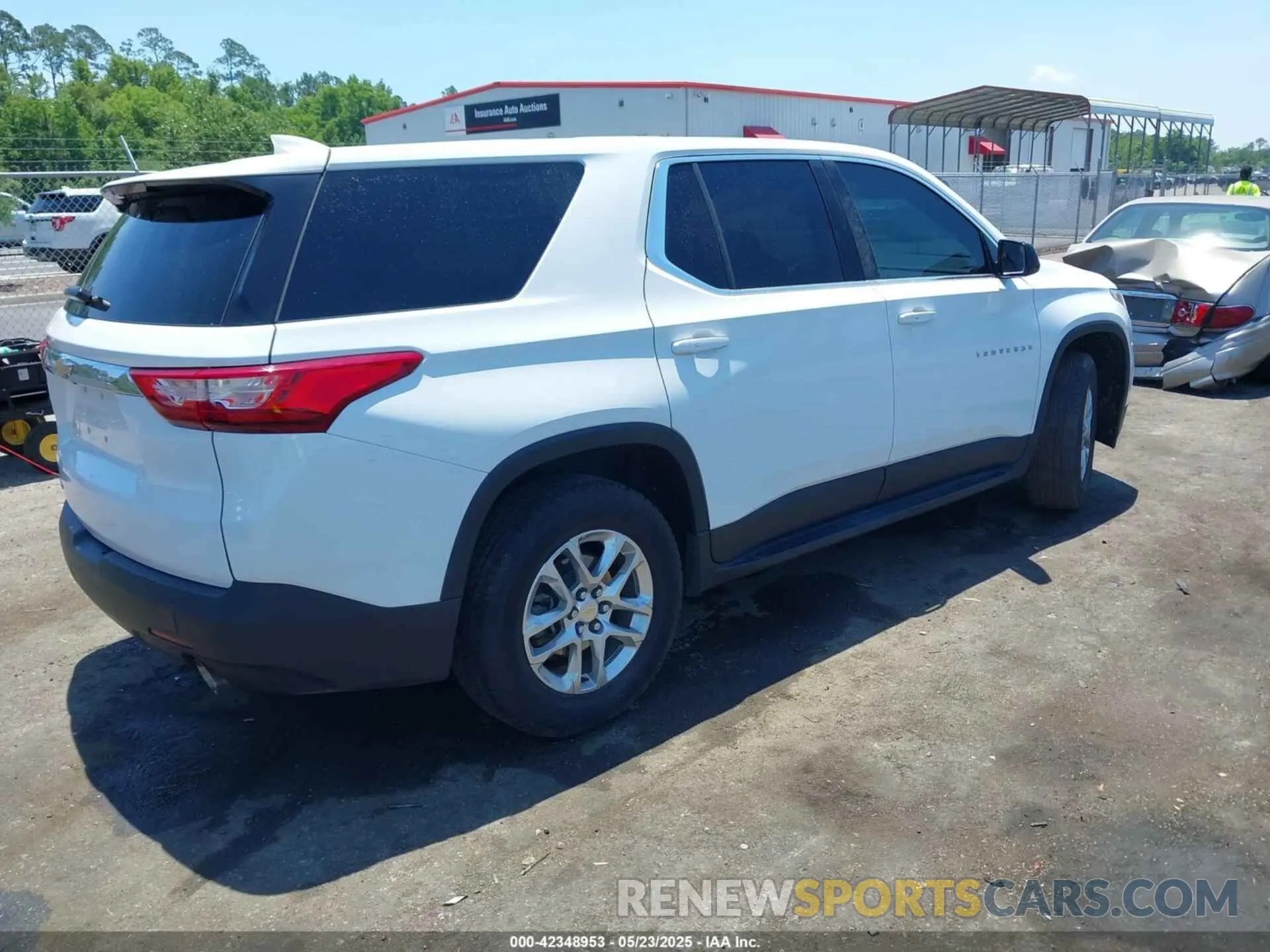 4 Photograph of a damaged car 1GNEVFKW8KJ241868 CHEVROLET TRAVERSE 2019