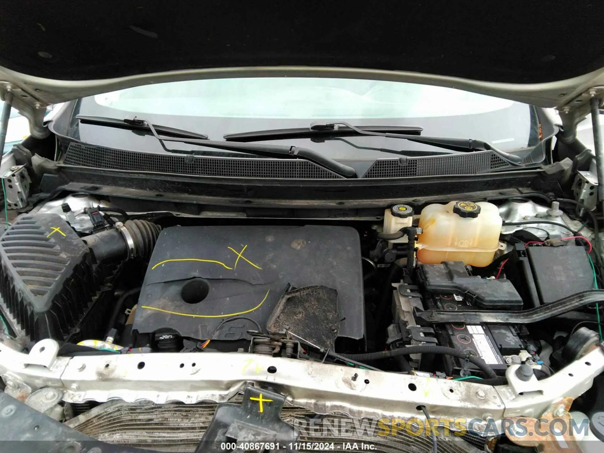 10 Photograph of a damaged car 1GNEVFKWXKJ161228 CHEVROLET TRAVERSE 2019