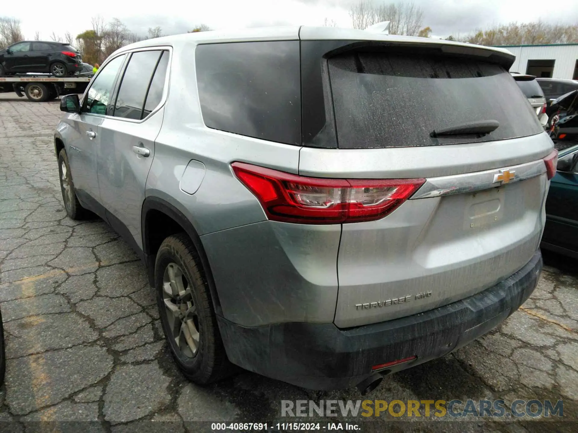 3 Photograph of a damaged car 1GNEVFKWXKJ161228 CHEVROLET TRAVERSE 2019