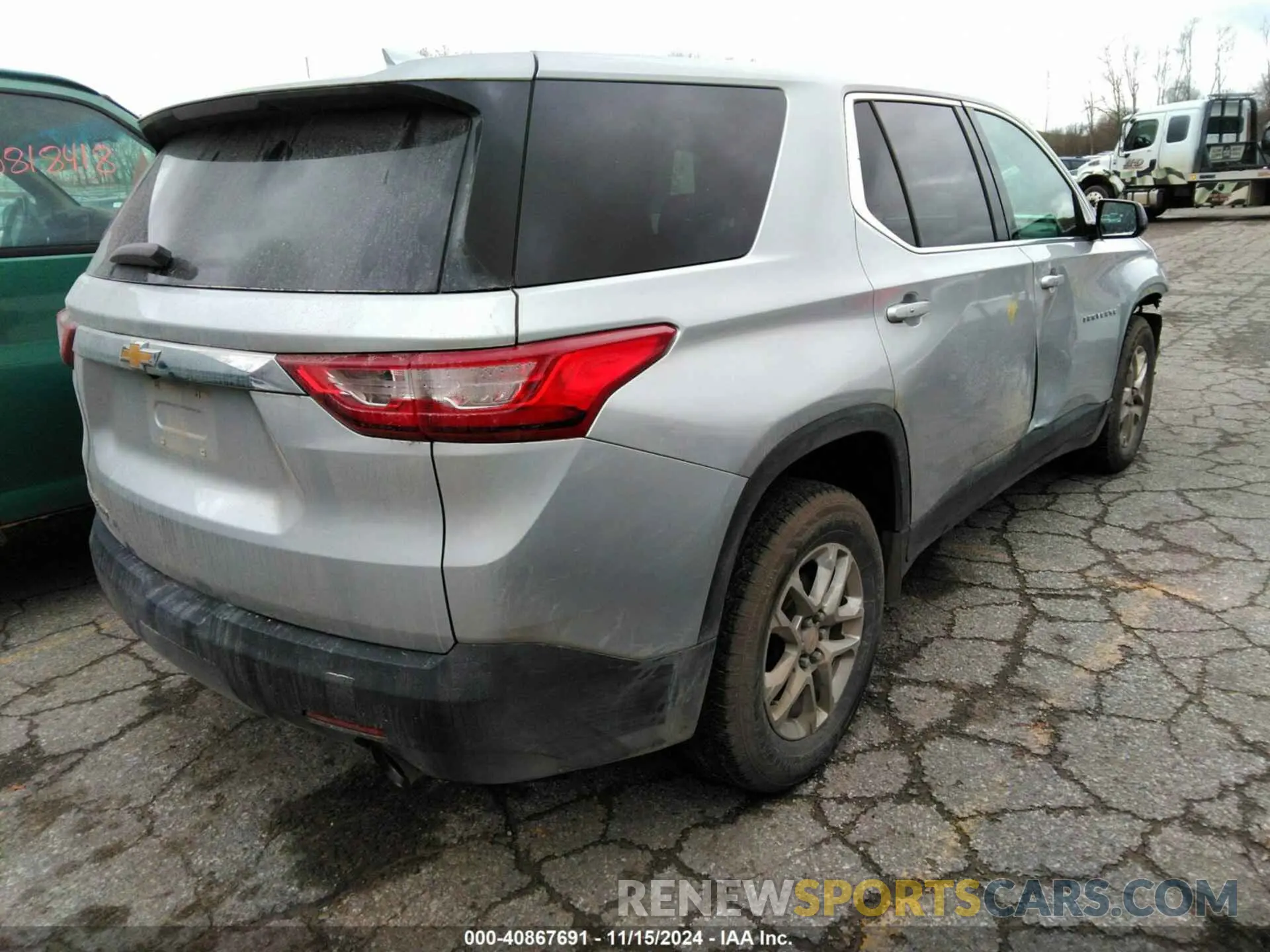 4 Photograph of a damaged car 1GNEVFKWXKJ161228 CHEVROLET TRAVERSE 2019