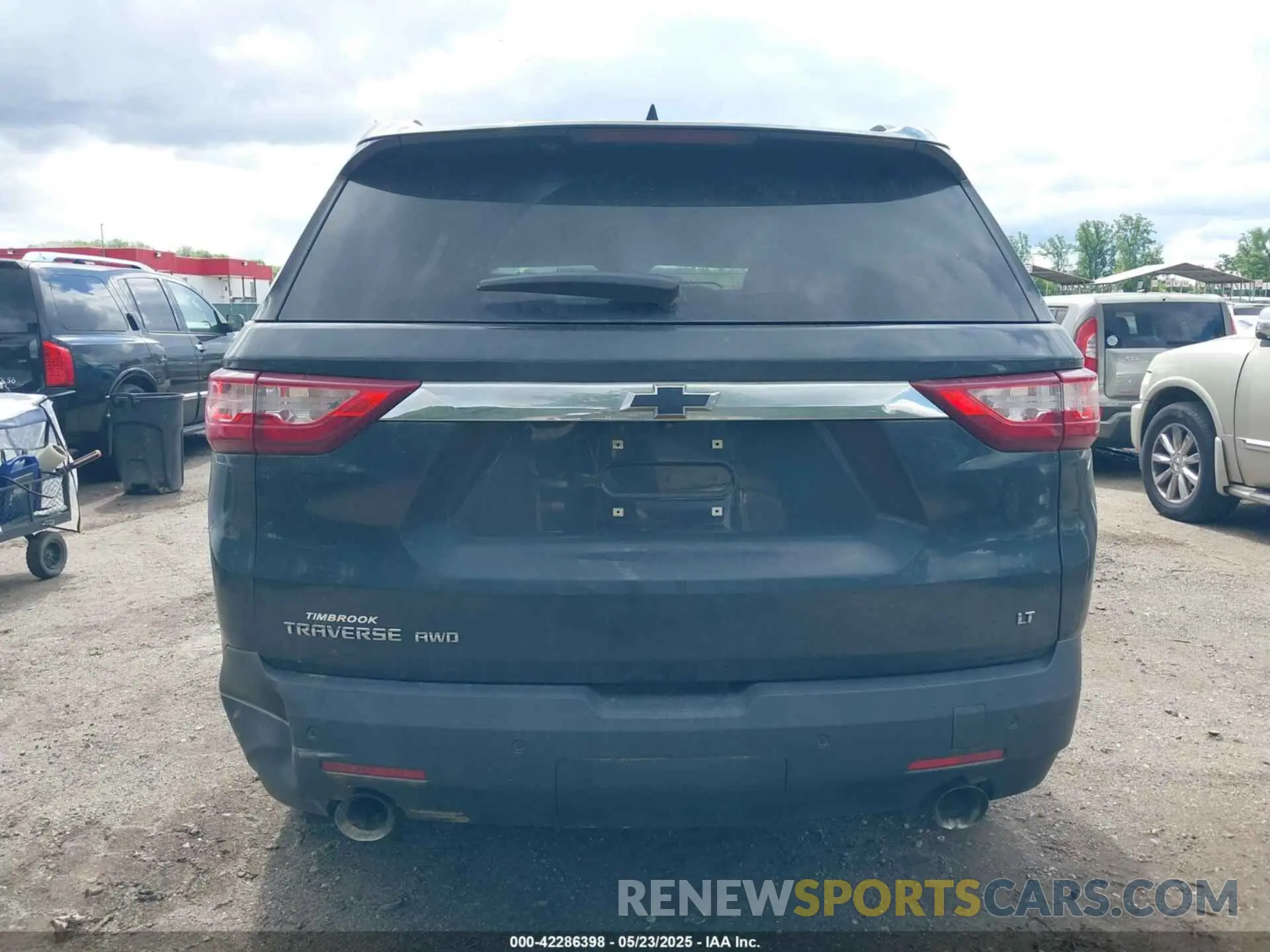 16 Photograph of a damaged car 1GNEVGKW0KJ105711 CHEVROLET TRAVERSE 2019