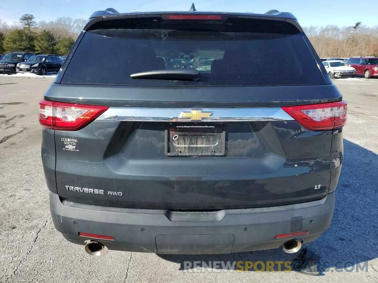 6 Photograph of a damaged car 1GNEVGKW0KJ308565 CHEVROLET TRAVERSE 2019