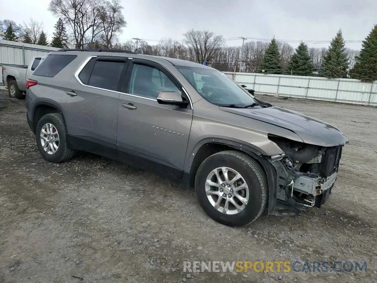 4 Photograph of a damaged car 1GNEVGKW1KJ105362 CHEVROLET TRAVERSE 2019