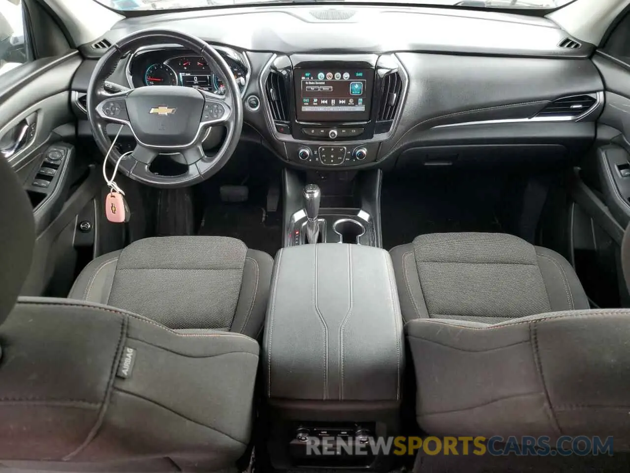 8 Photograph of a damaged car 1GNEVGKW1KJ105362 CHEVROLET TRAVERSE 2019
