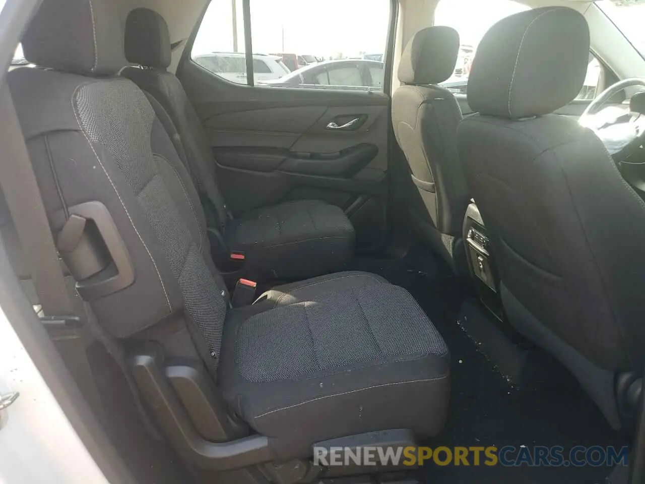 11 Photograph of a damaged car 1GNEVGKW1KJ129323 CHEVROLET TRAVERSE 2019