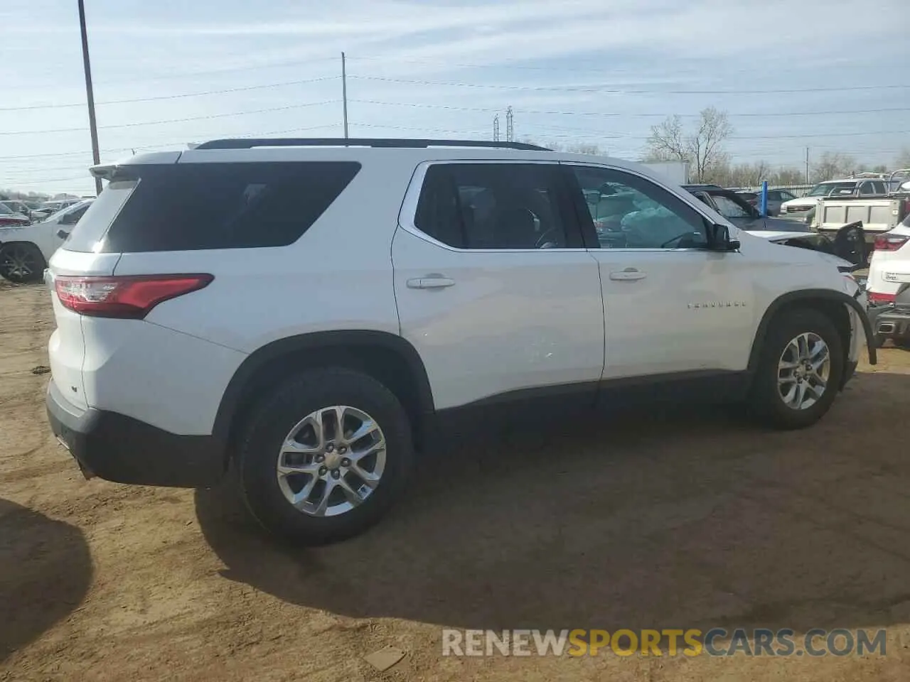 3 Photograph of a damaged car 1GNEVGKW1KJ129323 CHEVROLET TRAVERSE 2019