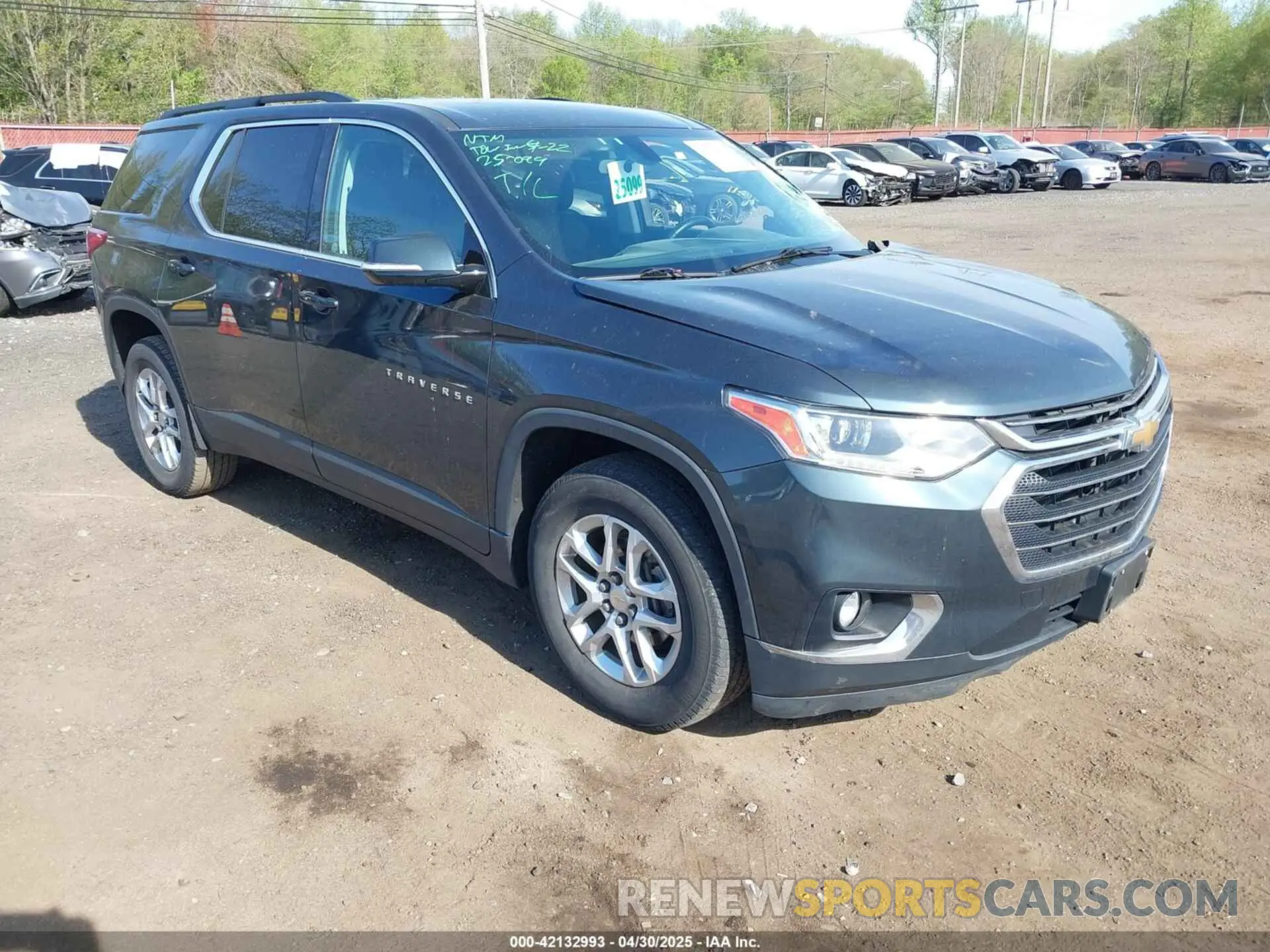 1 Photograph of a damaged car 1GNEVGKW1KJ168722 CHEVROLET TRAVERSE 2019