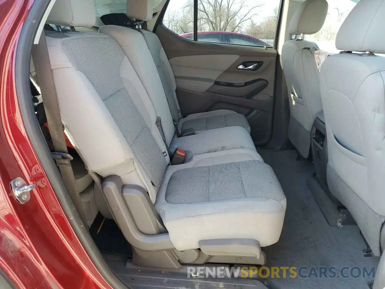 11 Photograph of a damaged car 1GNEVGKW1KJ172298 CHEVROLET TRAVERSE 2019