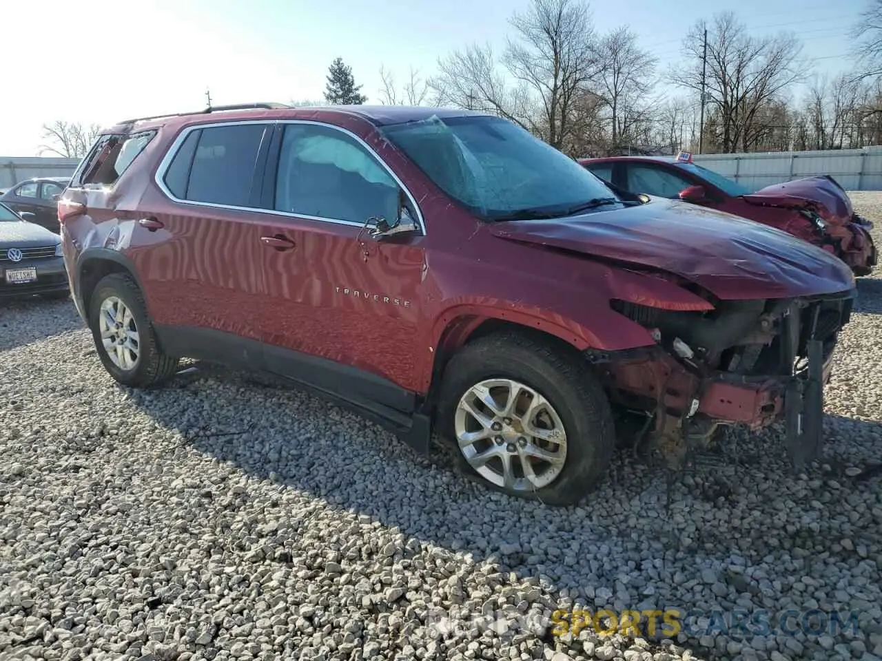 4 Photograph of a damaged car 1GNEVGKW1KJ172298 CHEVROLET TRAVERSE 2019