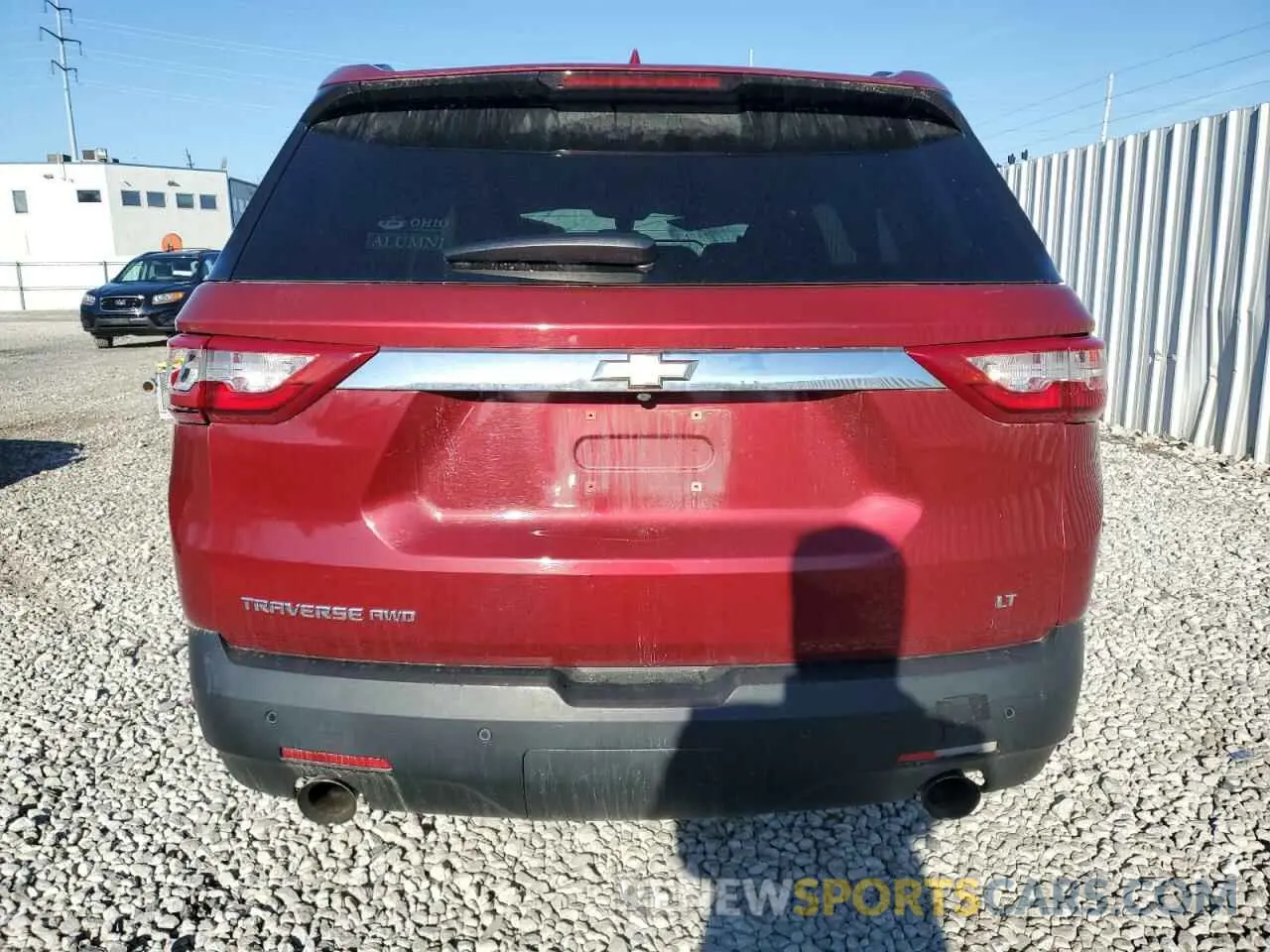 6 Photograph of a damaged car 1GNEVGKW1KJ172298 CHEVROLET TRAVERSE 2019