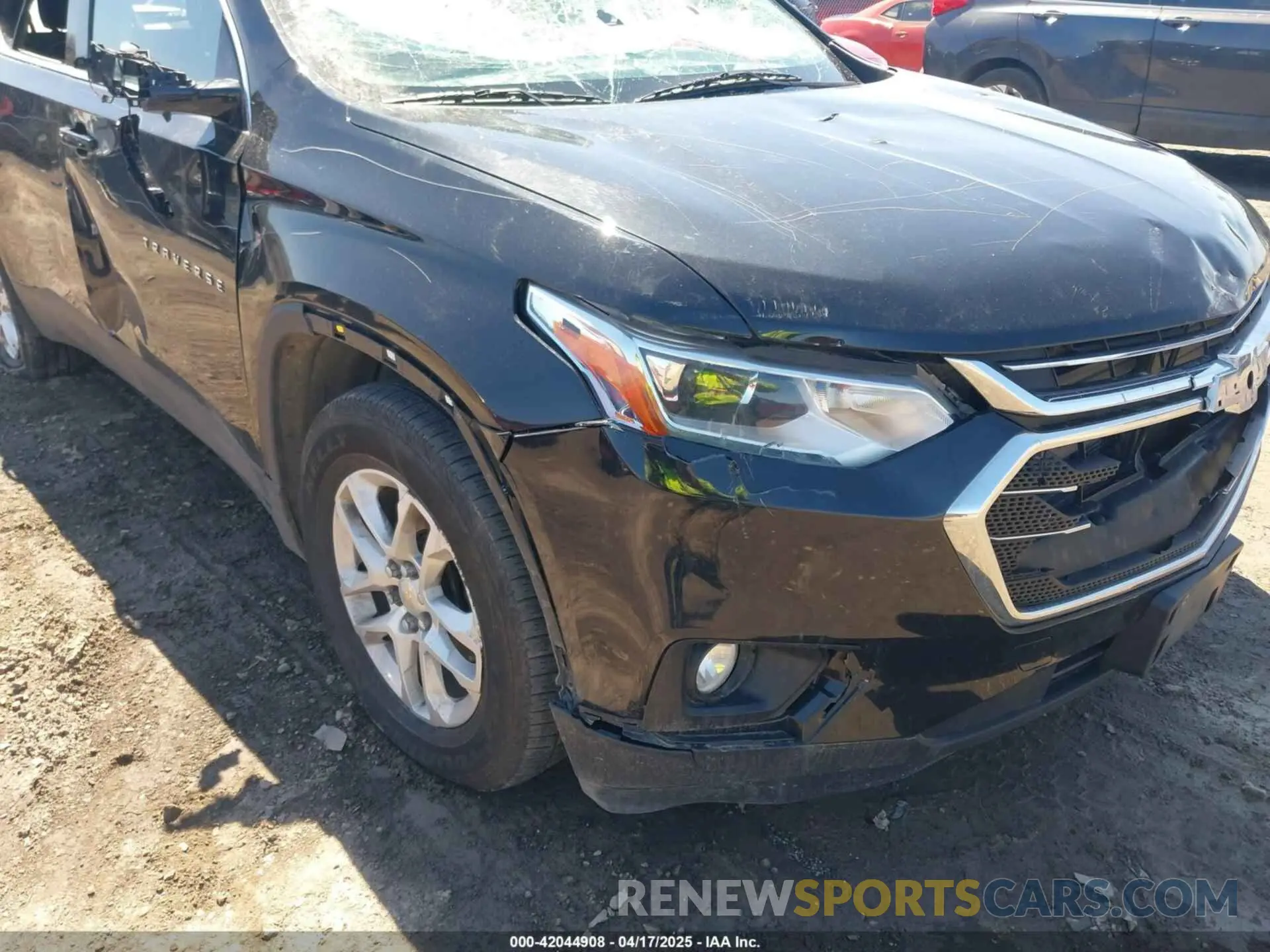 19 Photograph of a damaged car 1GNEVGKW1KJ193586 CHEVROLET TRAVERSE 2019