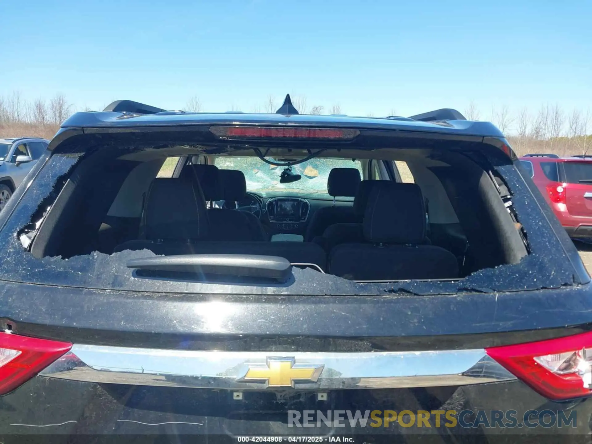 22 Photograph of a damaged car 1GNEVGKW1KJ193586 CHEVROLET TRAVERSE 2019