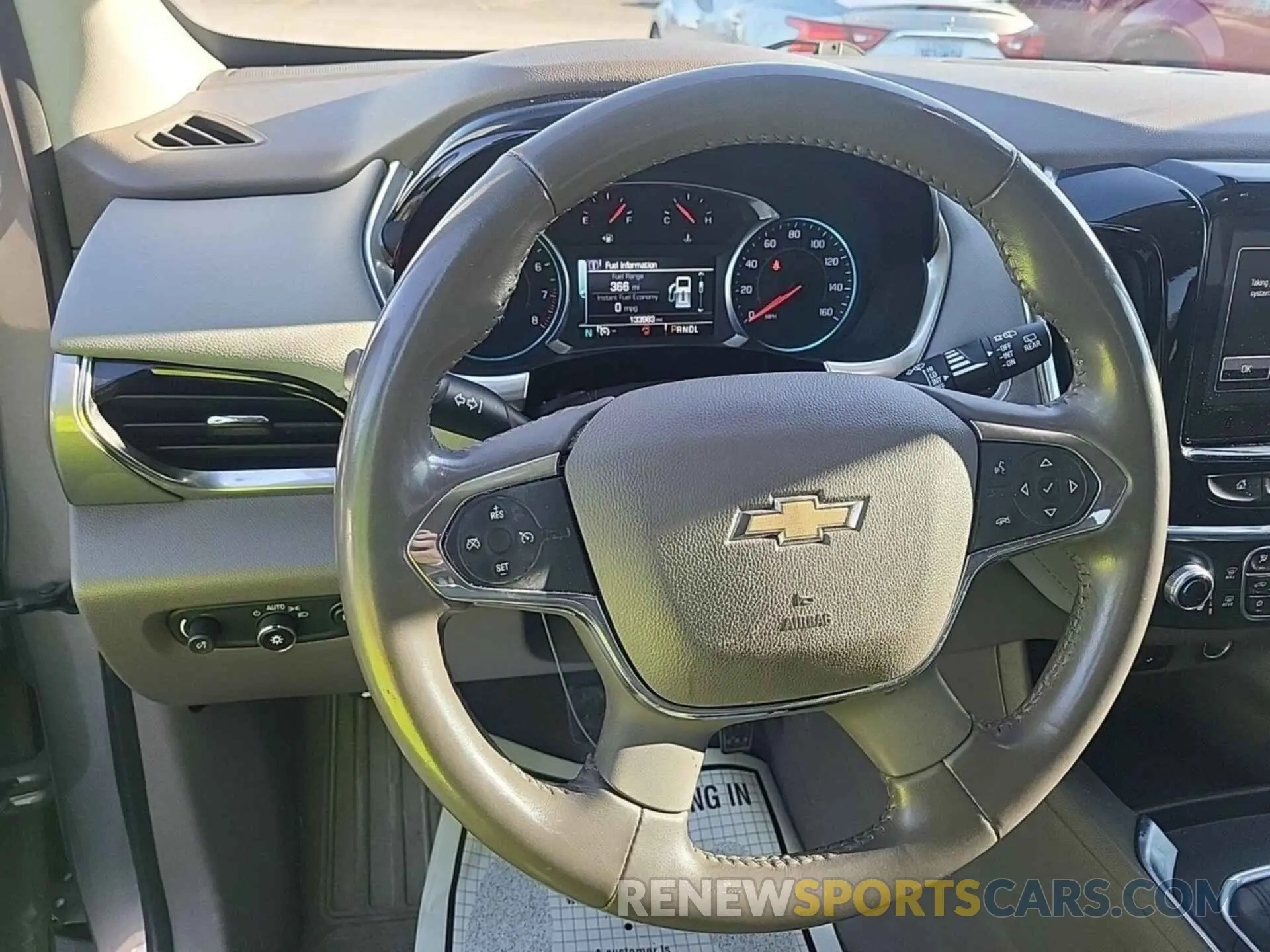 8 Photograph of a damaged car 1GNEVGKW1KJ239367 CHEVROLET TRAVERSE 2019