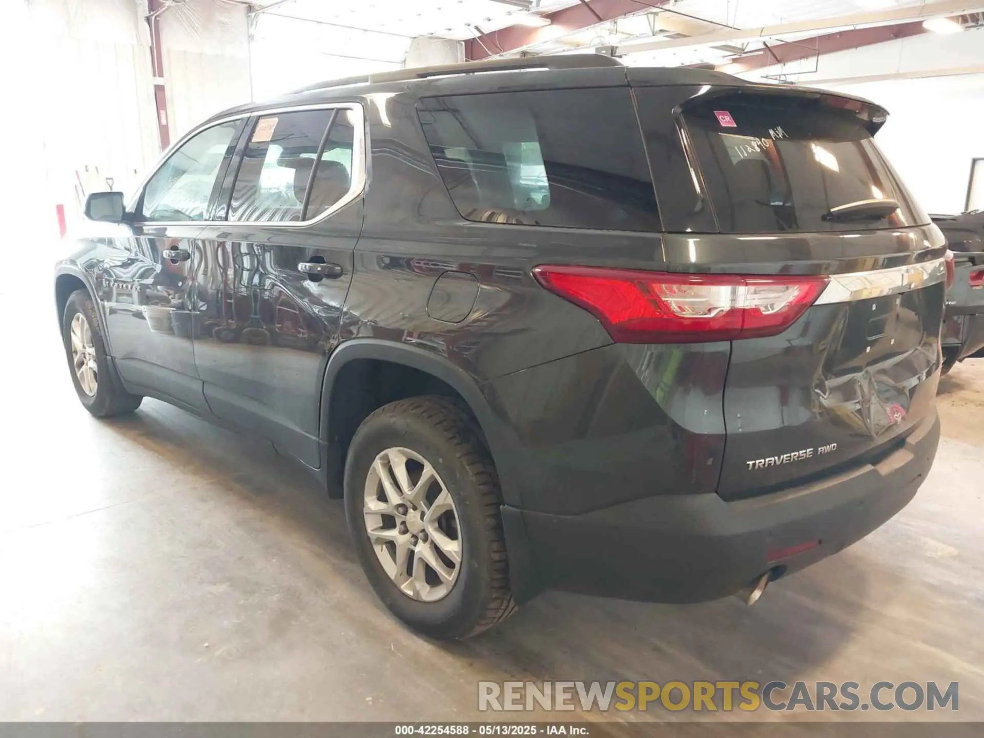 3 Photograph of a damaged car 1GNEVGKW2KJ112840 CHEVROLET TRAVERSE 2019
