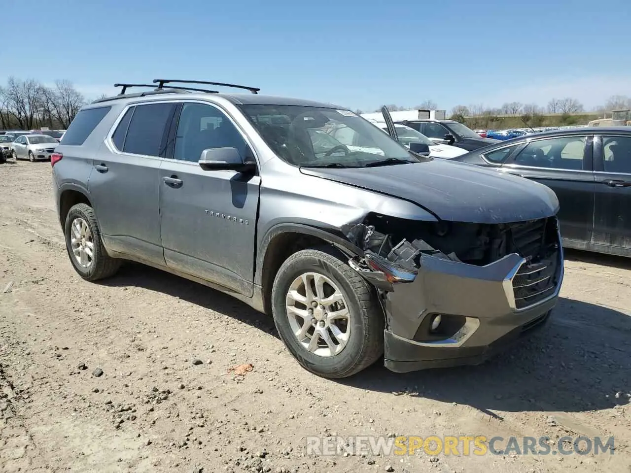 4 Photograph of a damaged car 1GNEVGKW2KJ113258 CHEVROLET TRAVERSE 2019