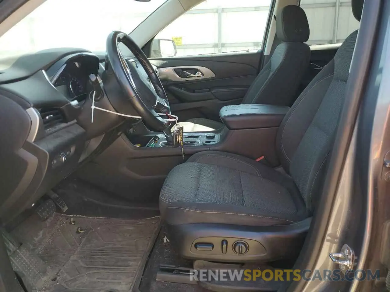 7 Photograph of a damaged car 1GNEVGKW2KJ113258 CHEVROLET TRAVERSE 2019