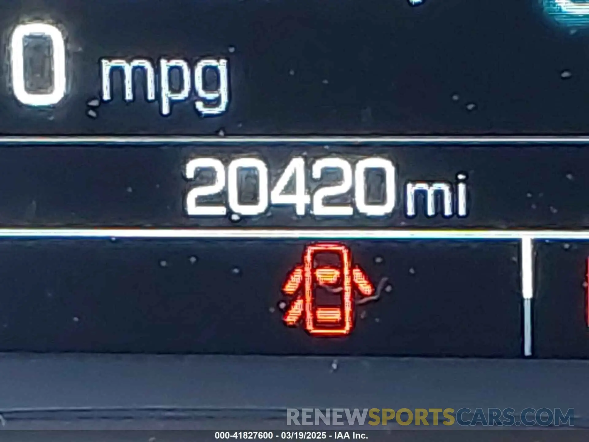 16 Photograph of a damaged car 1GNEVGKW2KJ124602 CHEVROLET TRAVERSE 2019