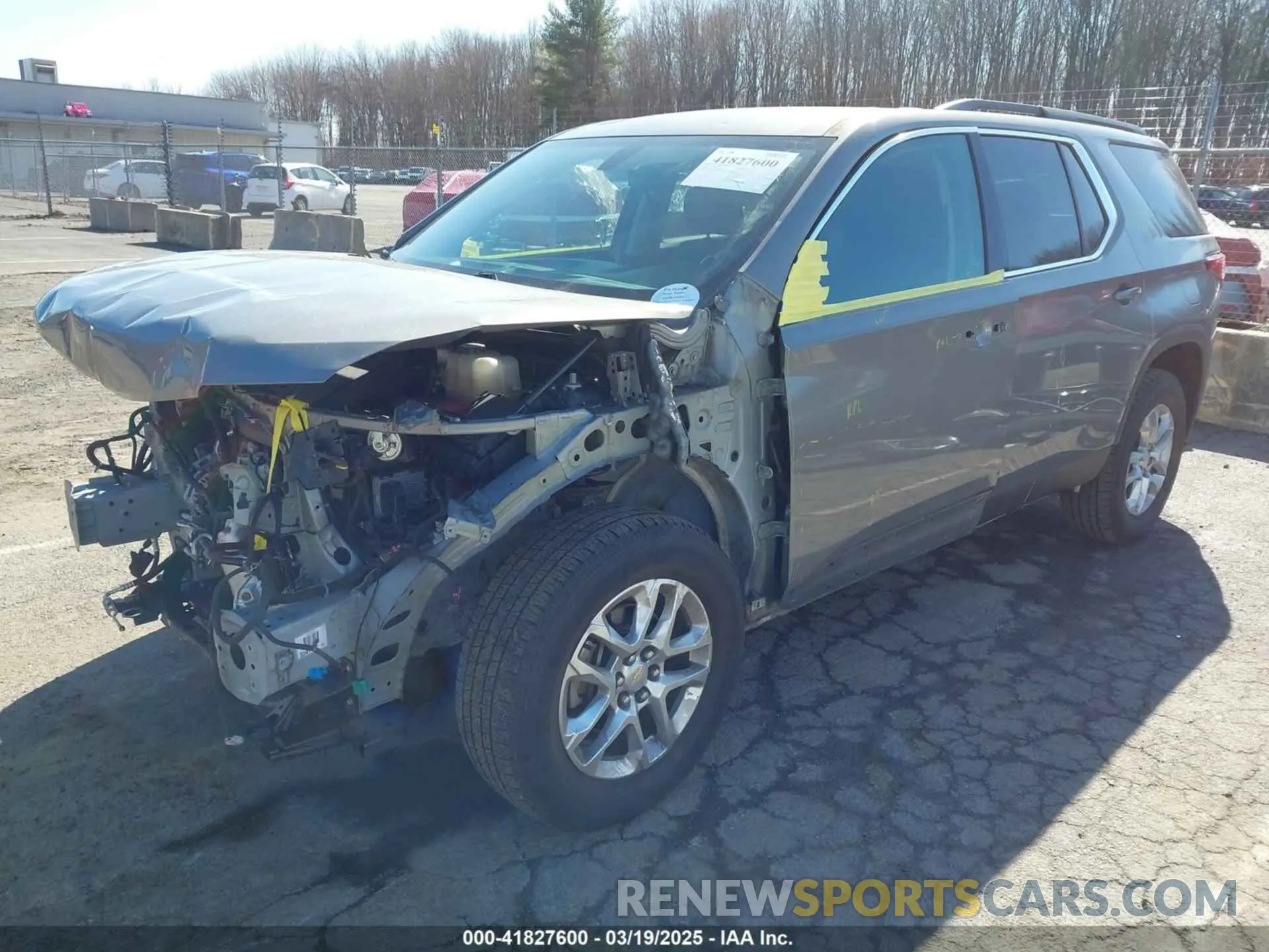 2 Photograph of a damaged car 1GNEVGKW2KJ124602 CHEVROLET TRAVERSE 2019