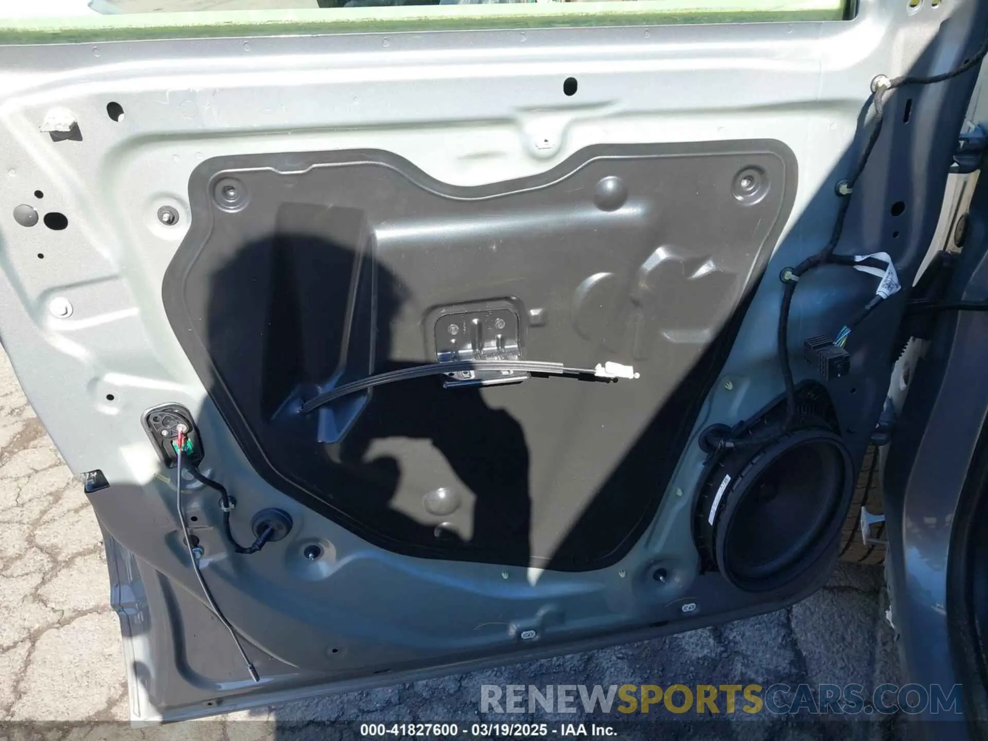 20 Photograph of a damaged car 1GNEVGKW2KJ124602 CHEVROLET TRAVERSE 2019