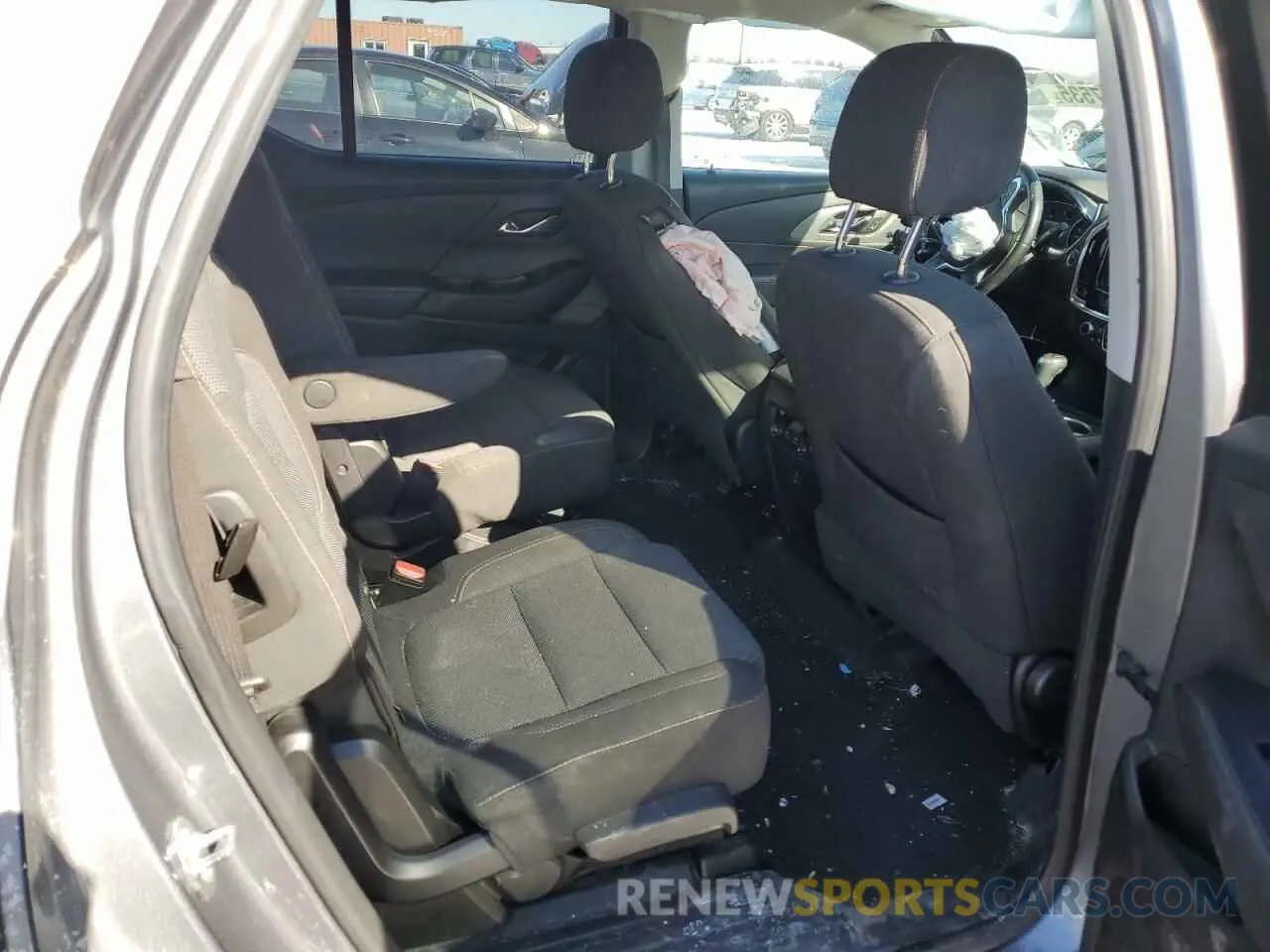12 Photograph of a damaged car 1GNEVGKW2KJ233609 CHEVROLET TRAVERSE 2019