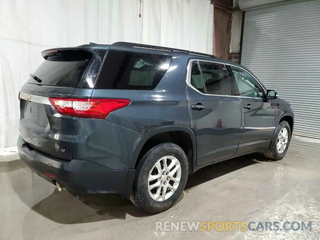3 Photograph of a damaged car 1GNEVGKW2KJ313265 CHEVROLET TRAVERSE 2019