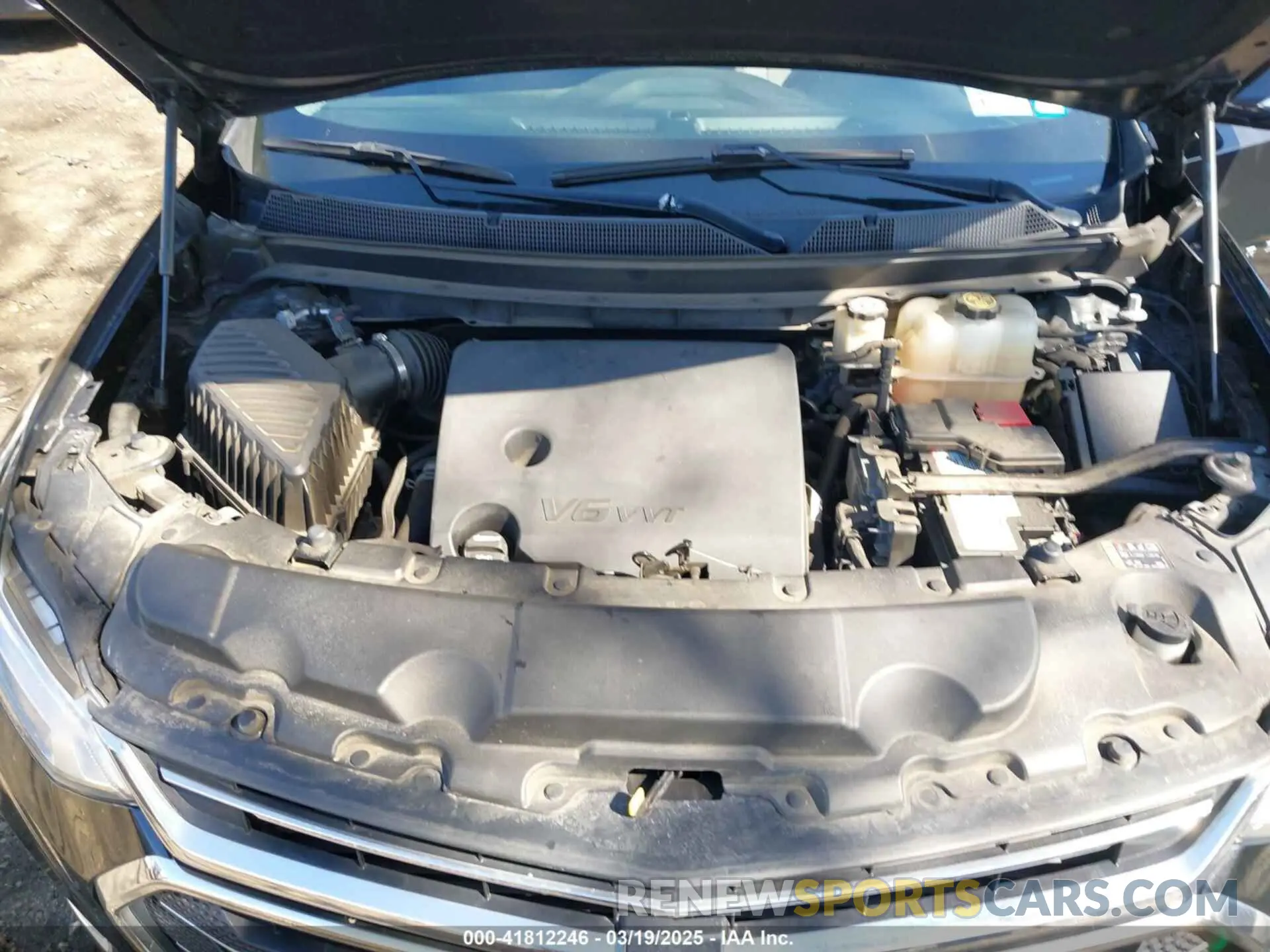 10 Photograph of a damaged car 1GNEVGKW3KJ100518 CHEVROLET TRAVERSE 2019
