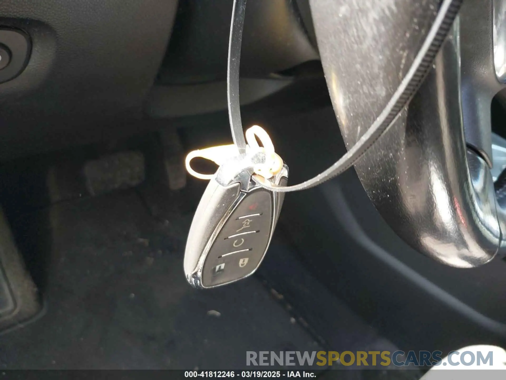 11 Photograph of a damaged car 1GNEVGKW3KJ100518 CHEVROLET TRAVERSE 2019