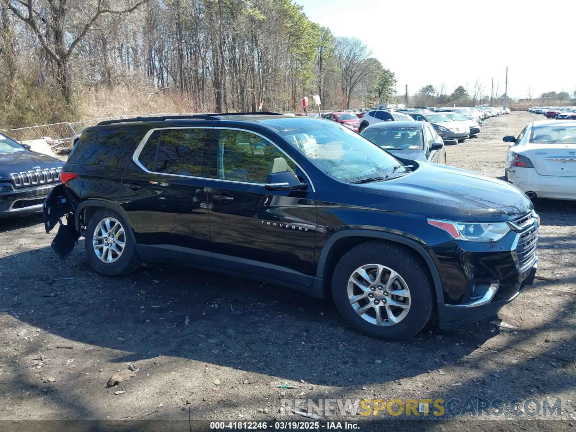 13 Photograph of a damaged car 1GNEVGKW3KJ100518 CHEVROLET TRAVERSE 2019