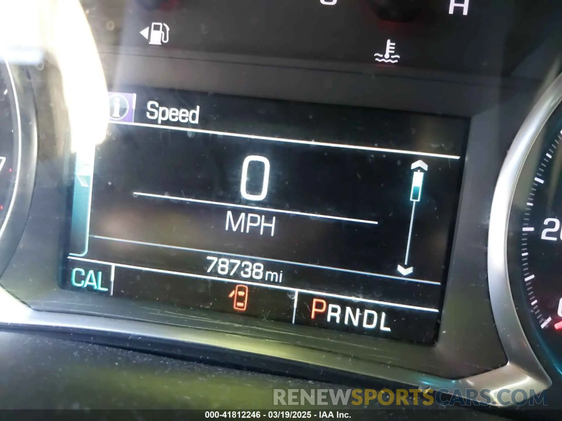 15 Photograph of a damaged car 1GNEVGKW3KJ100518 CHEVROLET TRAVERSE 2019