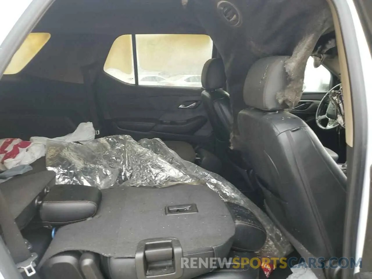 11 Photograph of a damaged car 1GNEVGKW3KJ181116 CHEVROLET TRAVERSE 2019