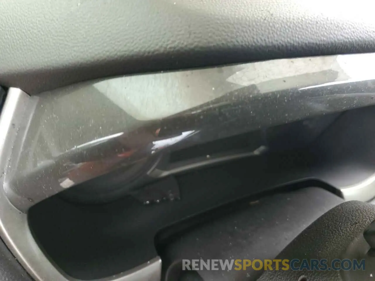 9 Photograph of a damaged car 1GNEVGKW3KJ181116 CHEVROLET TRAVERSE 2019