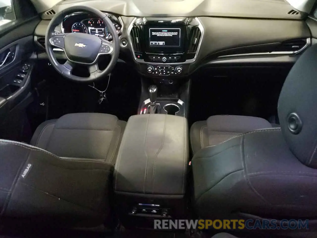 8 Photograph of a damaged car 1GNEVGKW3KJ211988 CHEVROLET TRAVERSE 2019