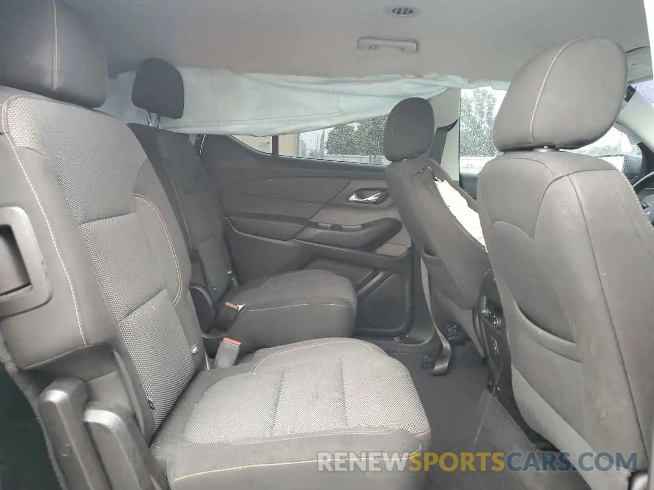 11 Photograph of a damaged car 1GNEVGKW3KJ244943 CHEVROLET TRAVERSE 2019
