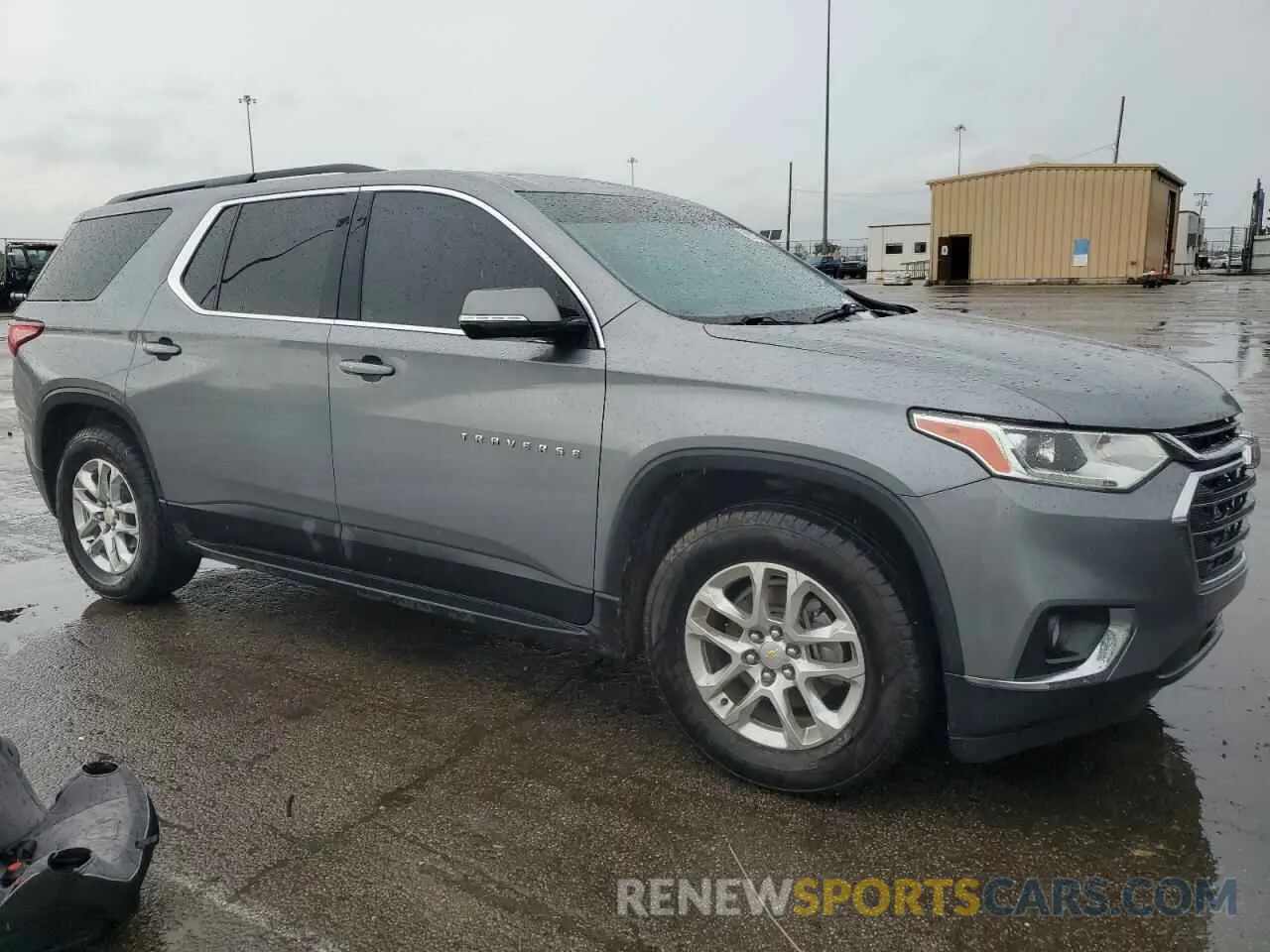 4 Photograph of a damaged car 1GNEVGKW3KJ244943 CHEVROLET TRAVERSE 2019