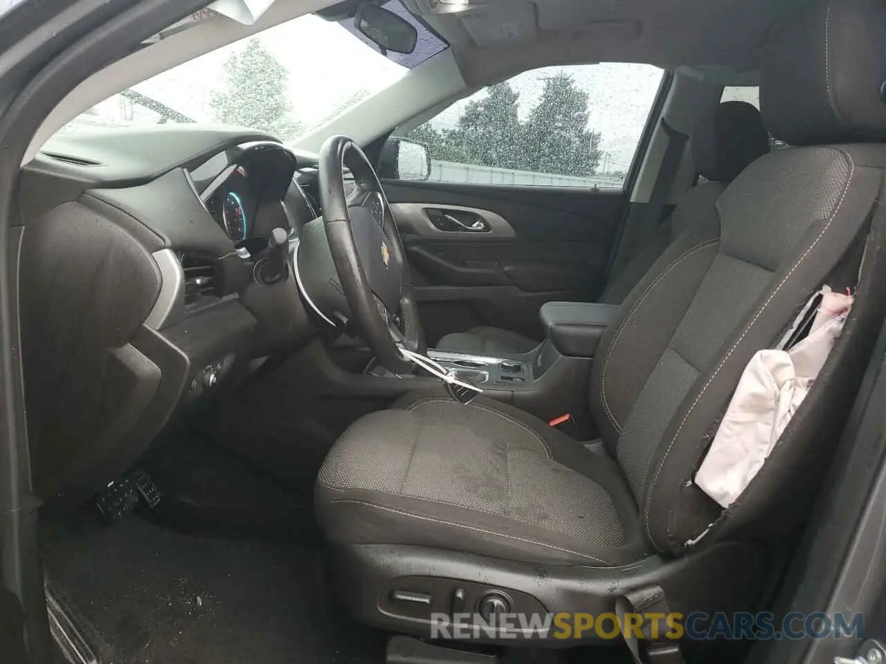 7 Photograph of a damaged car 1GNEVGKW3KJ244943 CHEVROLET TRAVERSE 2019