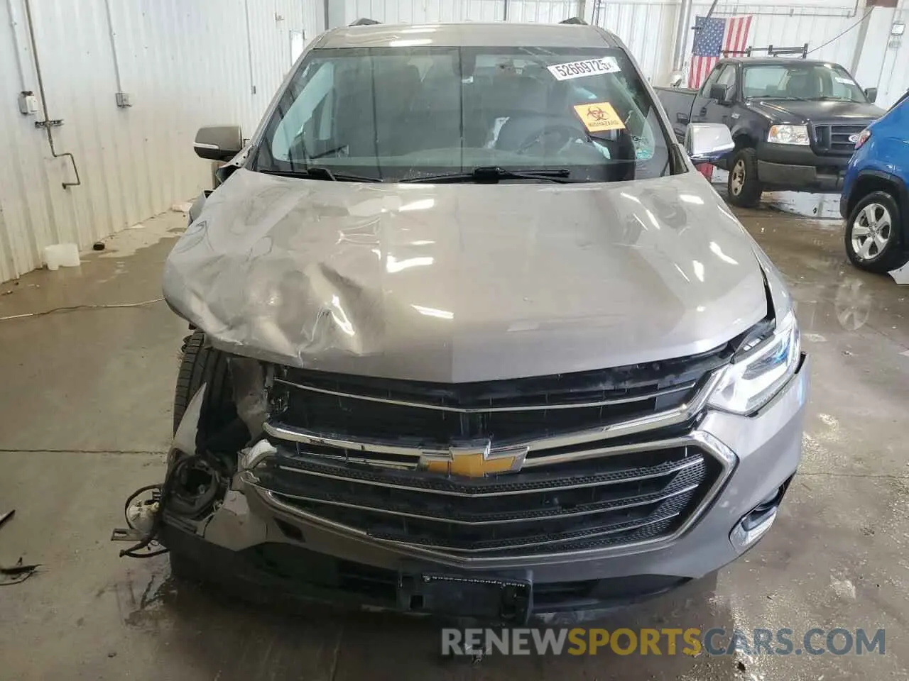 5 Photograph of a damaged car 1GNEVGKW3KJ253660 CHEVROLET TRAVERSE 2019