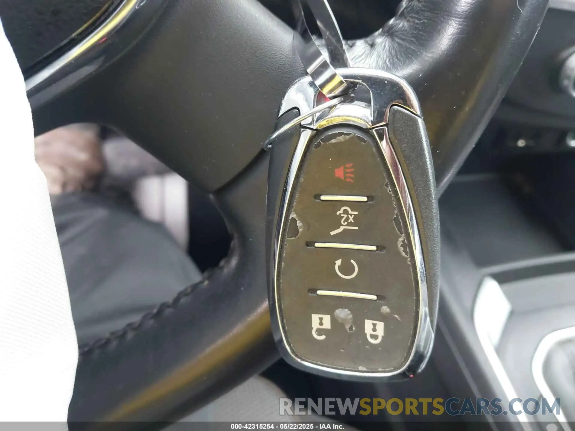 11 Photograph of a damaged car 1GNEVGKW3KJ283130 CHEVROLET TRAVERSE 2019
